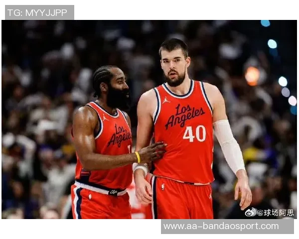 维拉纽瓦谈哈登与皮尔斯谁是更优秀得分手的难解之谜