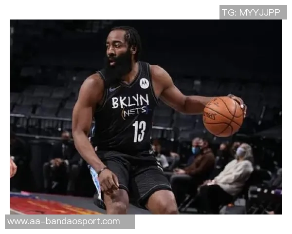 克拉克斯顿半场表现惊艳7中5贡献11分8板5助正负值高达22