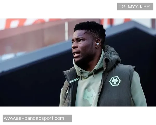 狼队官方宣布中场穆涅西租借加盟巴黎FC至本赛季结束的消息