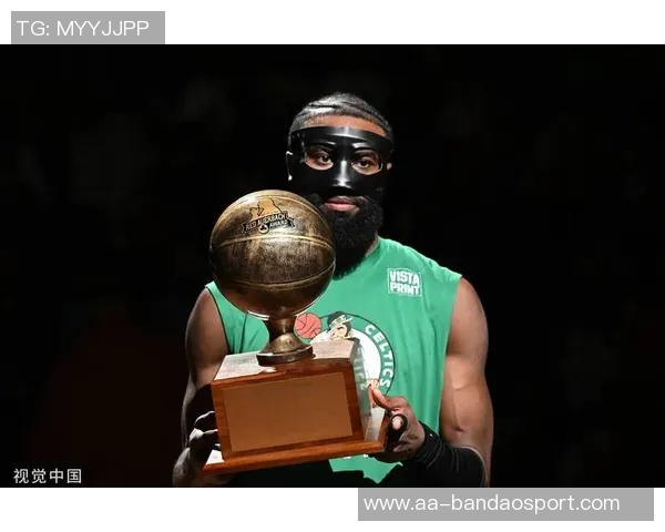 杰伦布朗分享全队胜利喜悦强调持续学习与进步的重要性