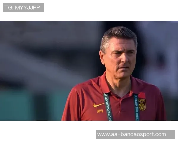 彭啸解围失误送角球U23伊拉克抓住机会反击战机再现