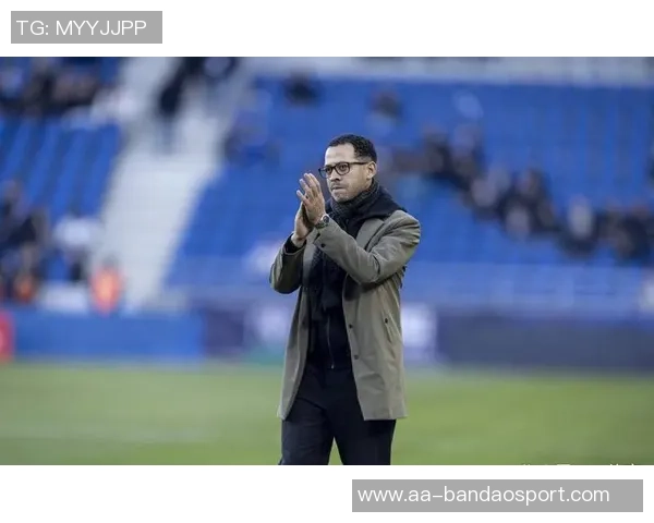 布莱顿旧将罗塞尼尔成为蓝军新帅34岁时退役经历引关注