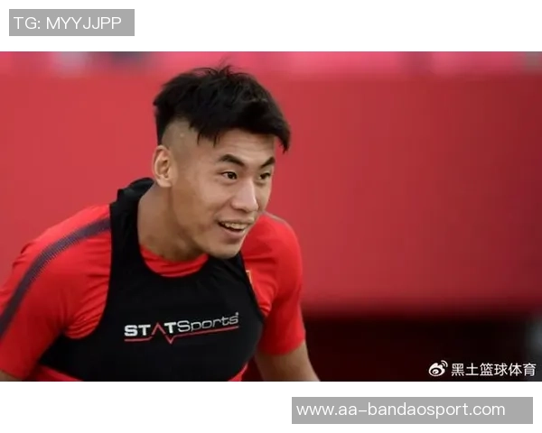 青岛媒体报道张呈栋回归西海岸董宇试训引关注 青岛媒体报道张呈栋回归西海岸董宇试训引关注