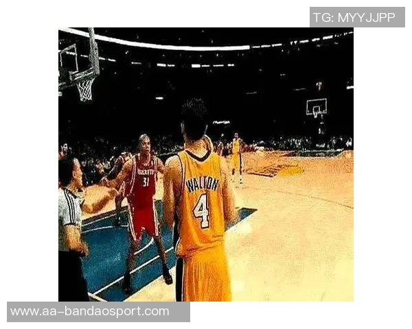 夸梅吐槽工资不包含绝杀奖金科比不传球詹姆斯却总是传球